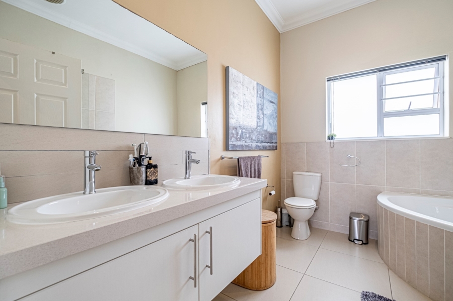 3 Bedroom Property for Sale in Westbrook Eastern Cape